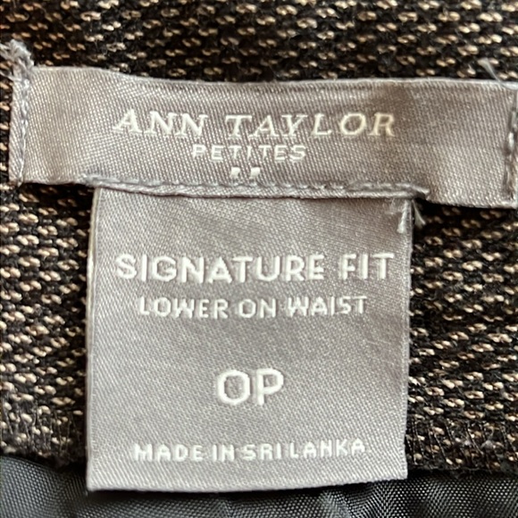 4 pairs of Ann Taylor slacks - Picture 8 of 8